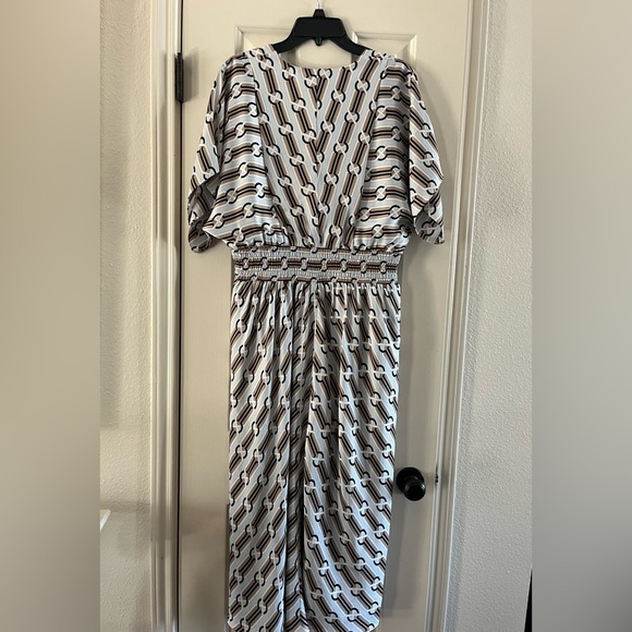 Ann Taylor lined dress.  Excellent condition. Semi-retro print.  Size medium. - Picture 6 of 6
